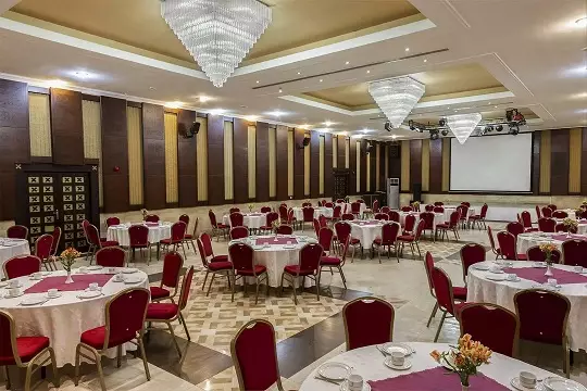 هتل پارسیان صفائیه یزد